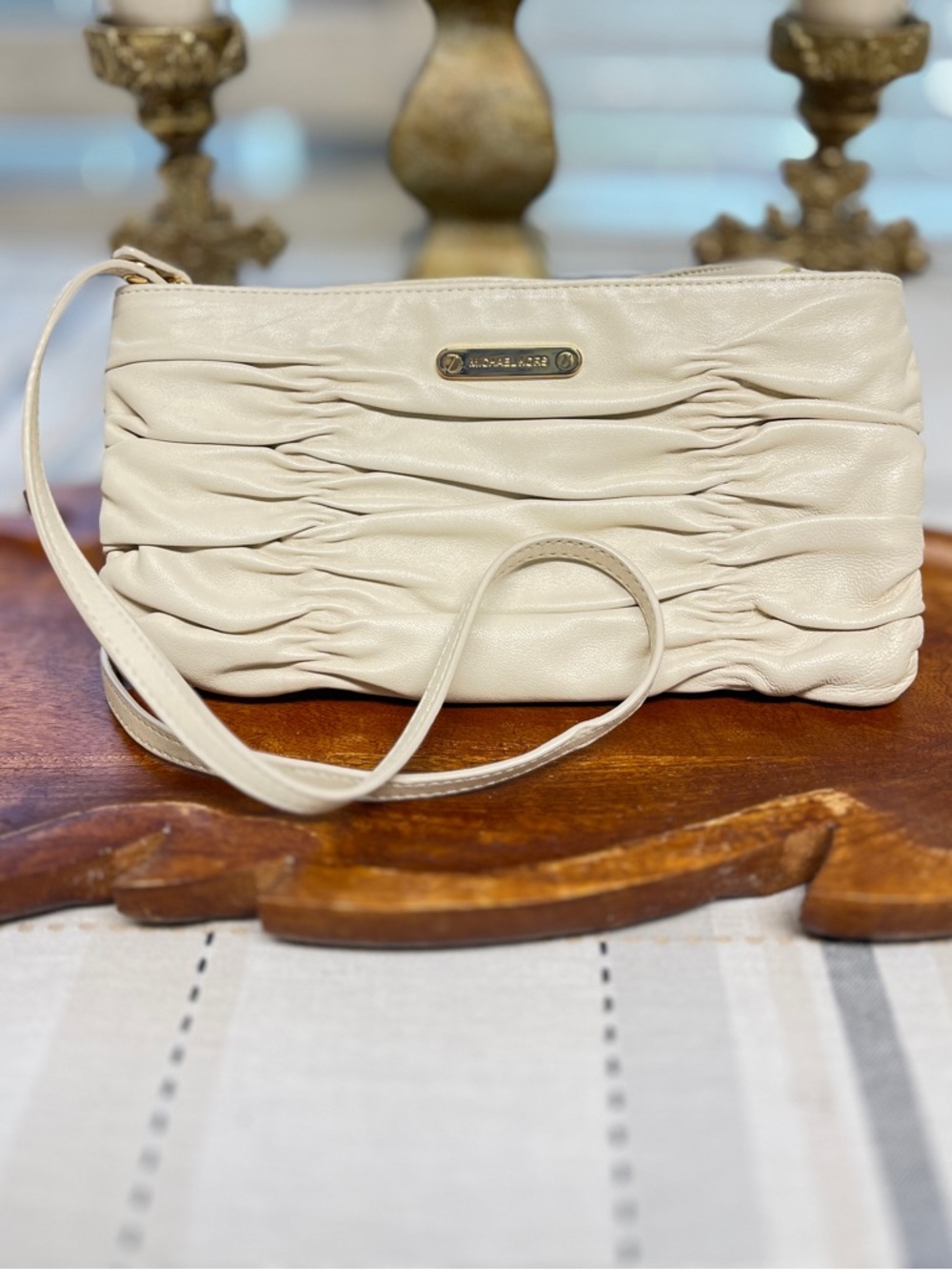 MICHAEL Michael Kors, EUC, Cream Ruched Leather Crossbody, tags inside - Picture 1 of 14